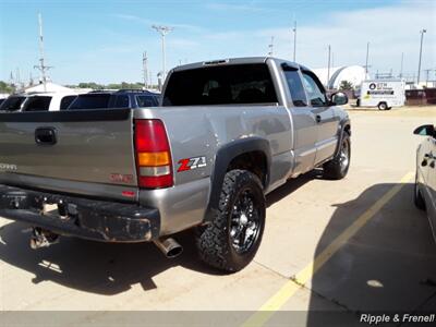 2003 GMC Sierra 1500 SLE 4dr Extended Cab SLE   - Photo 9 - Davenport, IA 52802