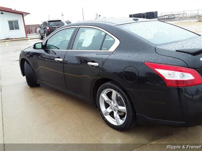 2011 Nissan Maxima 3.5 S   - Photo 8 - Davenport, IA 52802