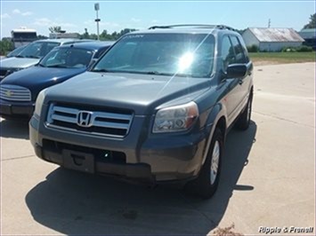 2007 Honda Pilot LX   - Photo 1 - Davenport, IA 52802