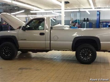 2007 Chevrolet Silverado 2500 LS LS 2dr Regular Cab   - Photo 3 - Davenport, IA 52802