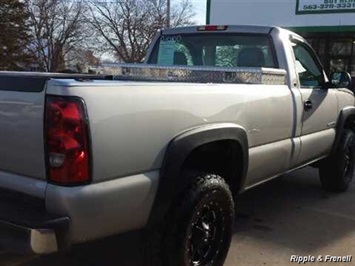 2007 Chevrolet Silverado 2500 LS LS 2dr Regular Cab   - Photo 6 - Davenport, IA 52802