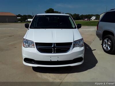 2016 Dodge Grand Caravan SE   - Photo 3 - Davenport, IA 52802