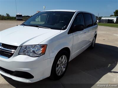 2016 Dodge Grand Caravan SE   - Photo 1 - Davenport, IA 52802