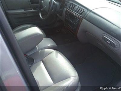 2006 Ford Taurus SEL   - Photo 10 - Davenport, IA 52802