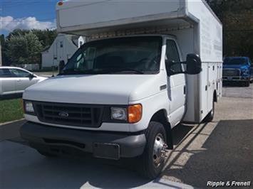 2006 Ford E-350   - Photo 1 - Davenport, IA 52802