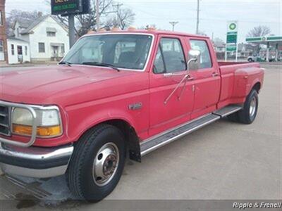 1993 Ford F-350 XL   - Photo 3 - Davenport, IA 52802