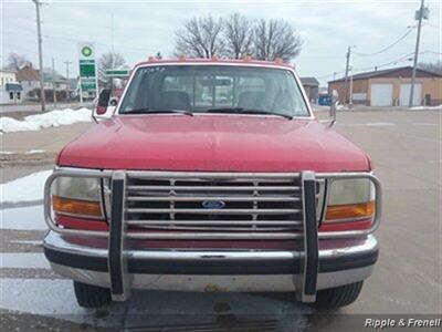 1993 Ford F-350 XL   - Photo 1 - Davenport, IA 52802