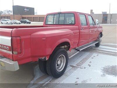 1993 Ford F-350 XL   - Photo 6 - Davenport, IA 52802