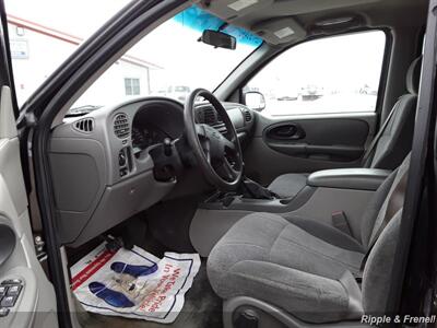 2004 Chevrolet Trailblazer LS   - Photo 14 - Davenport, IA 52802