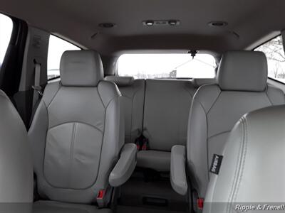 2013 Chevrolet Traverse LT   - Photo 6 - Davenport, IA 52802