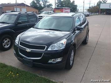 2011 Chevrolet Traverse LT   - Photo 1 - Davenport, IA 52802