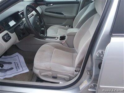 2010 Chevrolet Impala LT   - Photo 8 - Davenport, IA 52802