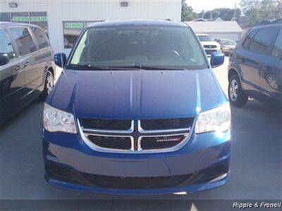 2013 Dodge Grand Caravan SXT   - Photo 1 - Davenport, IA 52802