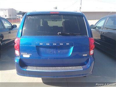 2013 Dodge Grand Caravan SXT   - Photo 5 - Davenport, IA 52802