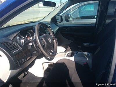 2013 Dodge Grand Caravan SXT   - Photo 8 - Davenport, IA 52802