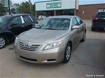 2008 Toyota Camry LE   - Photo 1 - Davenport, IA 52802