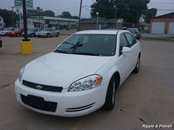 2008 Chevrolet Impala LS   - Photo 1 - Davenport, IA 52802