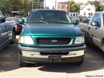 1997 Ford F-250   - Photo 1 - Davenport, IA 52802