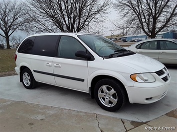 2006 Dodge Caravan SXT   - Photo 8 - Davenport, IA 52802