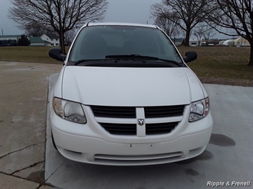 2006 Dodge Caravan SXT   - Photo 3 - Davenport, IA 52802