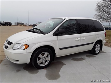 2006 Dodge Caravan SXT   - Photo 4 - Davenport, IA 52802