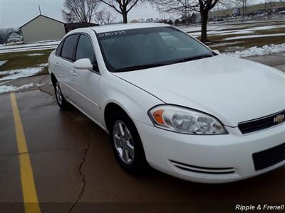 2008 Chevrolet Impala LT   - Photo 12 - Davenport, IA 52802