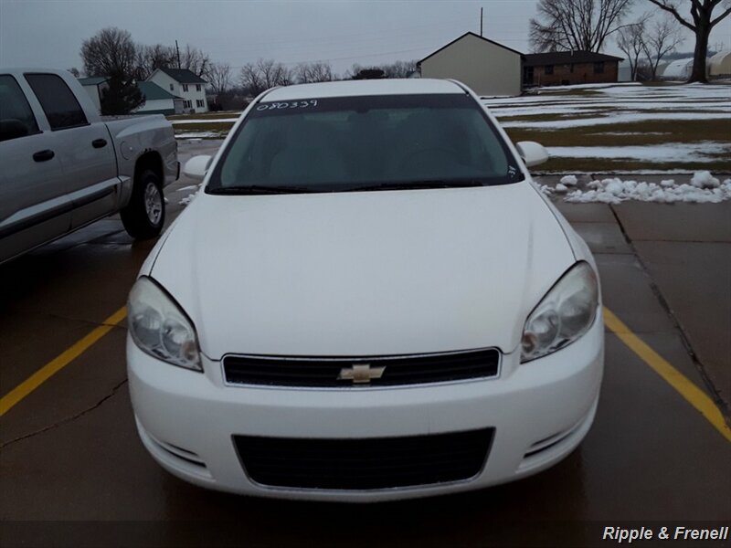 2008 Chevrolet Impala LT   - Photo 1 - Davenport, IA 52802