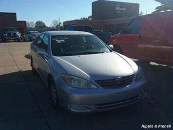 2003 Toyota Camry LE   - Photo 1 - Davenport, IA 52802