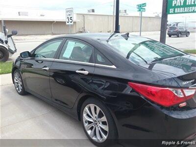 2011 Hyundai SONATA Limited 2.0T   - Photo 7 - Davenport, IA 52802