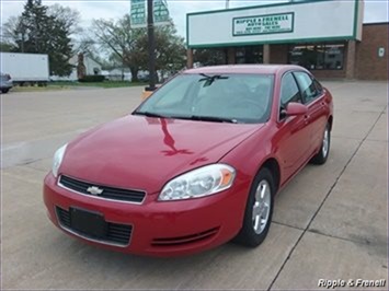 2007 Chevrolet Impala LT   - Photo 1 - Davenport, IA 52802