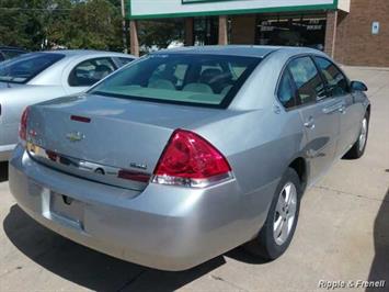 2007 Chevrolet Impala LS   - Photo 2 - Davenport, IA 52802