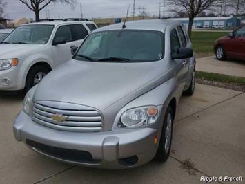 2006 Chevrolet HHR LS   - Photo 1 - Davenport, IA 52802