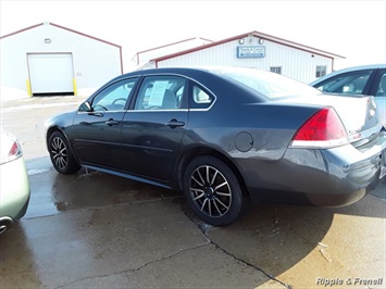 2010 Chevrolet Impala LS   - Photo 4 - Davenport, IA 52802