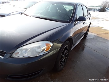 2010 Chevrolet Impala LS   - Photo 3 - Davenport, IA 52802