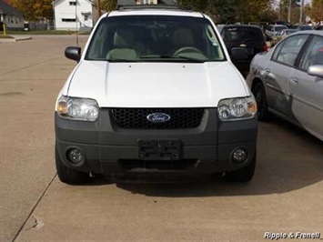 2005 Ford Escape XLT   - Photo 1 - Davenport, IA 52802