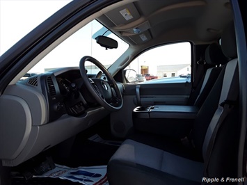 2008 Chevrolet Silverado 1500 Work Truck   - Photo 9 - Davenport, IA 52802