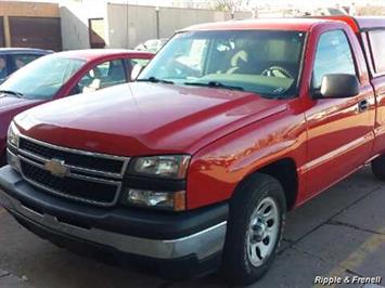 2007 Chevrolet Silverado 1500 Classic Work Truck   - Photo 3 - Davenport, IA 52802