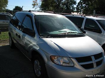 2005 Dodge Grand Caravan SE   - Photo 1 - Davenport, IA 52802