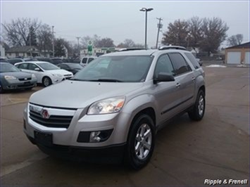 2008 Saturn Outlook XE   - Photo 1 - Davenport, IA 52802