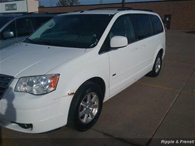 2008 Chrysler Town & Country Touring   - Photo 3 - Davenport, IA 52802