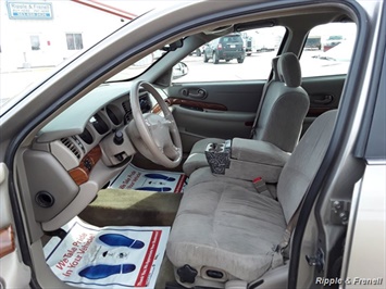 2002 Buick LeSabre Custom   - Photo 12 - Davenport, IA 52802