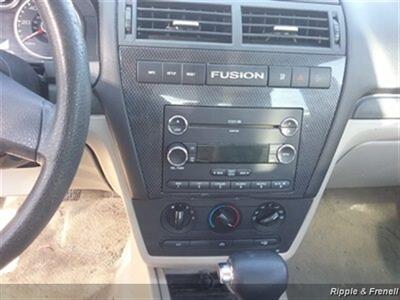 2008 Ford Fusion V6 SE   - Photo 10 - Davenport, IA 52802