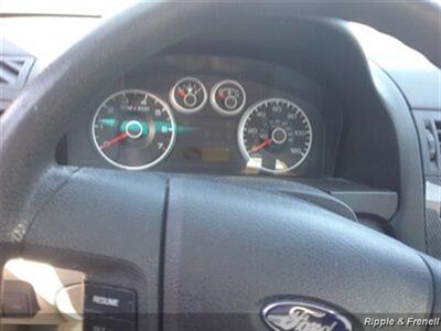 2008 Ford Fusion V6 SE   - Photo 9 - Davenport, IA 52802