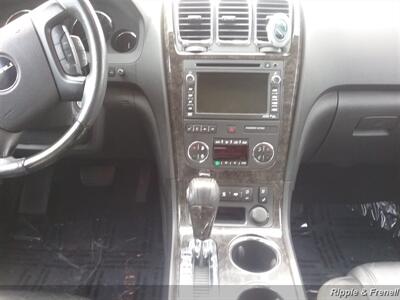 2011 GMC Acadia Denali   - Photo 14 - Davenport, IA 52802