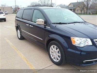 2012 Chrysler Town & Country Touring-L   - Photo 4 - Davenport, IA 52802