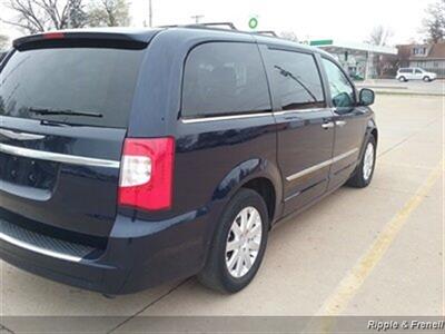 2012 Chrysler Town & Country Touring-L   - Photo 6 - Davenport, IA 52802