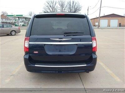 2012 Chrysler Town & Country Touring-L   - Photo 5 - Davenport, IA 52802