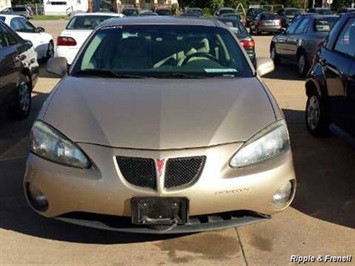 2004 Pontiac Grand Prix GT2   - Photo 1 - Davenport, IA 52802