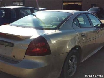 2004 Pontiac Grand Prix GT2   - Photo 2 - Davenport, IA 52802