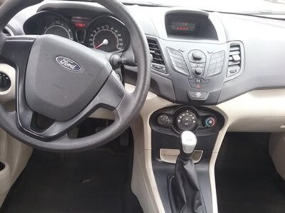 2013 Ford Fiesta S   - Photo 10 - Davenport, IA 52802